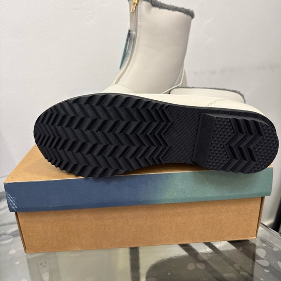 JBU Cream Front-Zip Faux-Fur Lined Ankle Boots - Picture 4 of 8